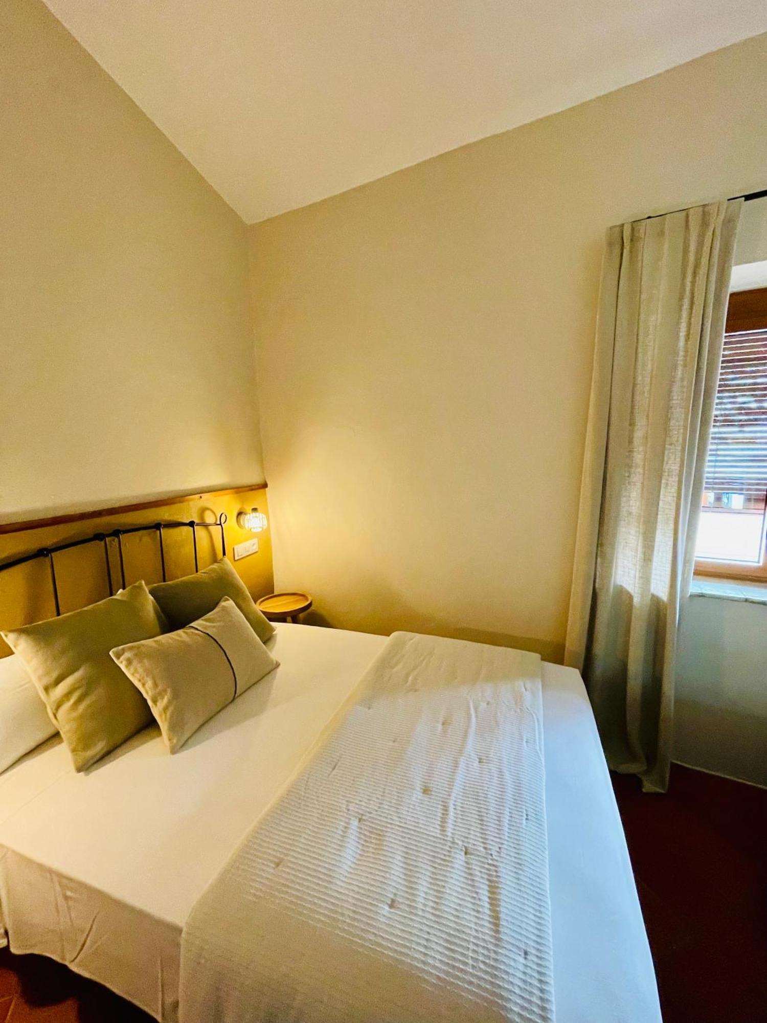 Apartaments Can Gibert กัสเตโย เดมปูเรียส ภายนอก รูปภาพ